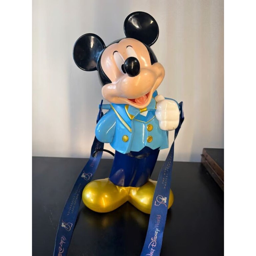 Walt Disney World Mickey Mouse Sipper Cup Figural Souvenir Lanyard Disney Parks